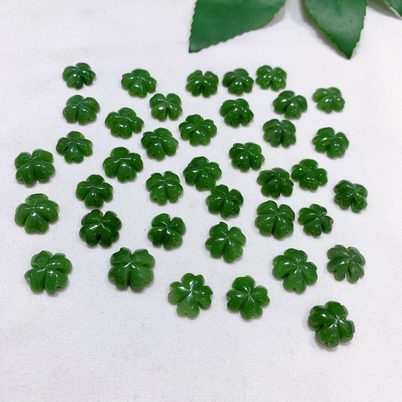 Mặt Đá Cỏ 3 Lá Ngoc Bích Size 15mm