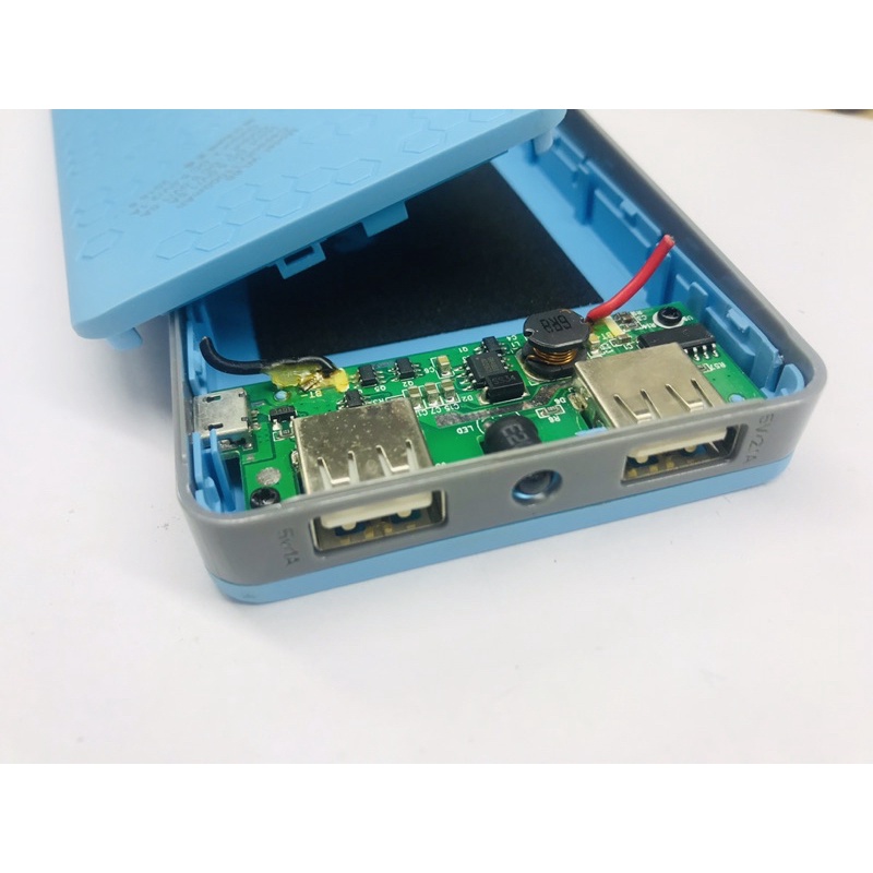 Box lithium 3.7V 10.000mAh combo gồm Box + mạch báo dung lượng + Pin