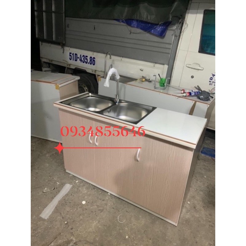 Tủ bếp nhựa đài loan có bồn và mặt dán gạch 124x80 vân gỗ(TPHCM)- | BigBuy360 - bigbuy360.vn