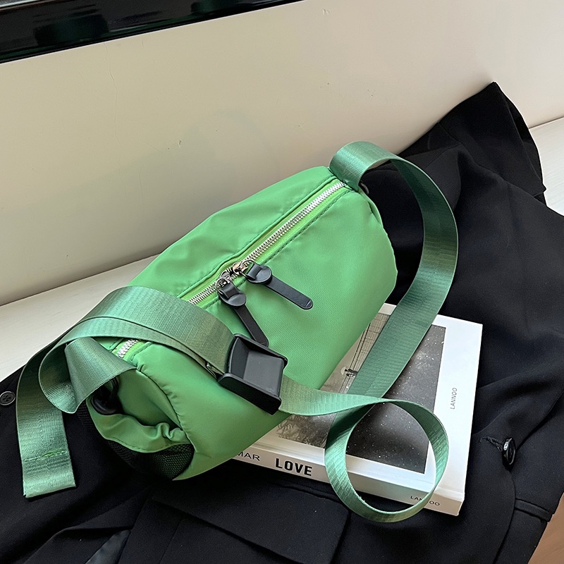 Túi Đeo Chéo Vai Dung Tích Lớn Màu Xanh Dương Chất Liệu Nylon Thời Trang Mùa Hè 2022 Mới Cho Nữ