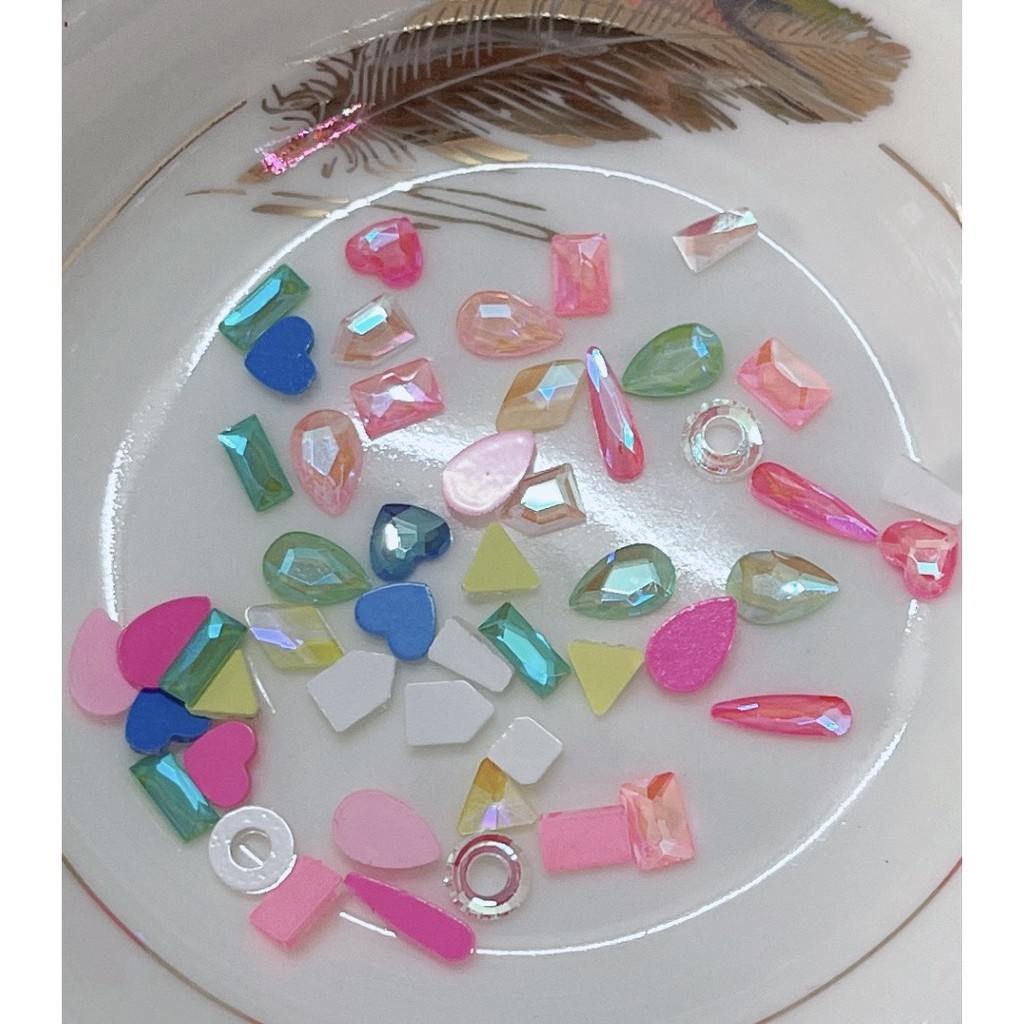 Set 10 viên đá khối chân bắng màu neon mix đủ kiểu đính móng