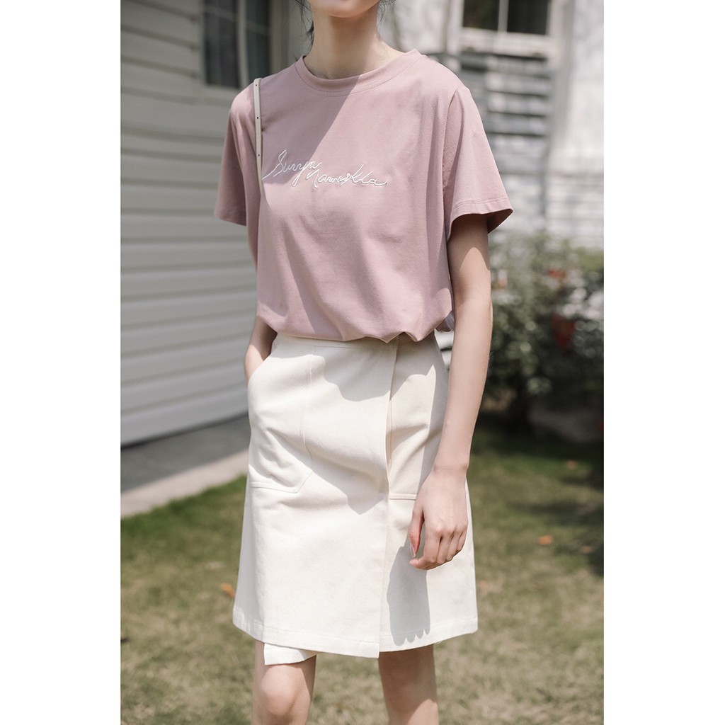 Áo phông hồng pastel thêu chữ Hàn Quốc | Ginkgo Clothing