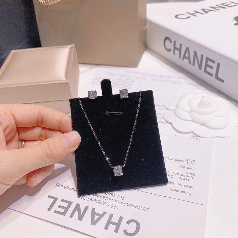 Bộ trang sức bằng titan cho nữ phong cách đơn giản