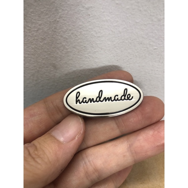 Mac chữ handmade Oval 2*4cm