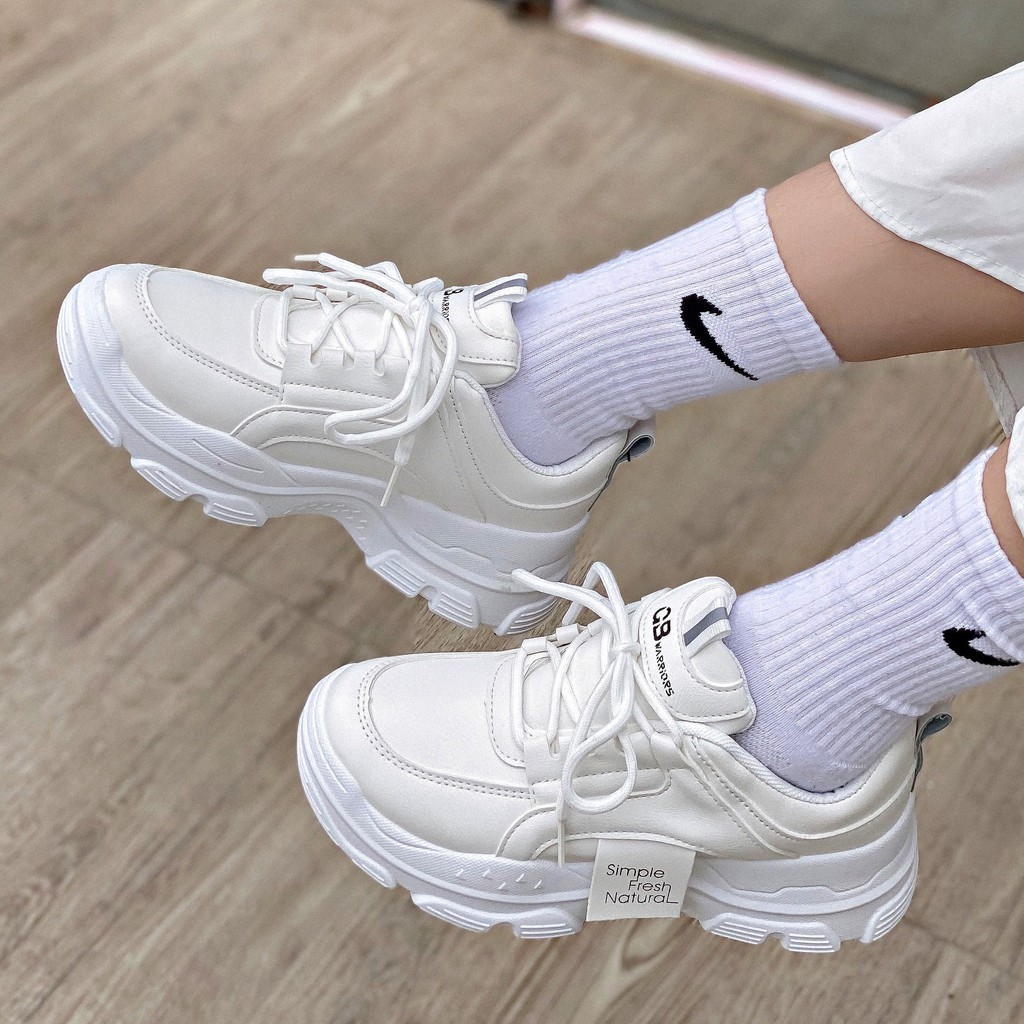 Giày Thể Thao Nữ Độn Đế Giày BOM Sneaker Tăng Chiều Cao Màu Trắng Đen Kem Chất Liệu Da PU giayBOM B888