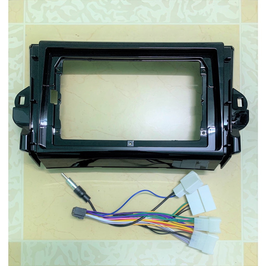 Mặt dưỡng 9inch cho Toyota Fortuner 2018