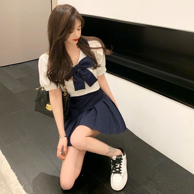 Set đồ COZOKC gồm áo kiểu và chân váy xếp ly lưng cao thời trang cho nữ