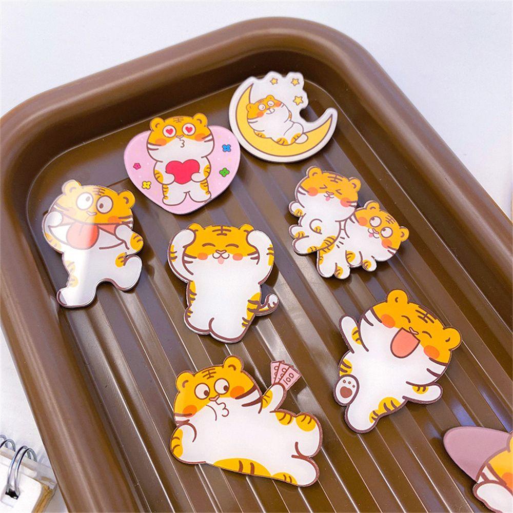 Huy Hiệu Cài Áo Hình Hổ Dễ Thương