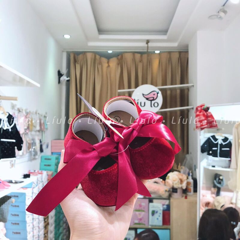 Tập đi nhung dây buộc