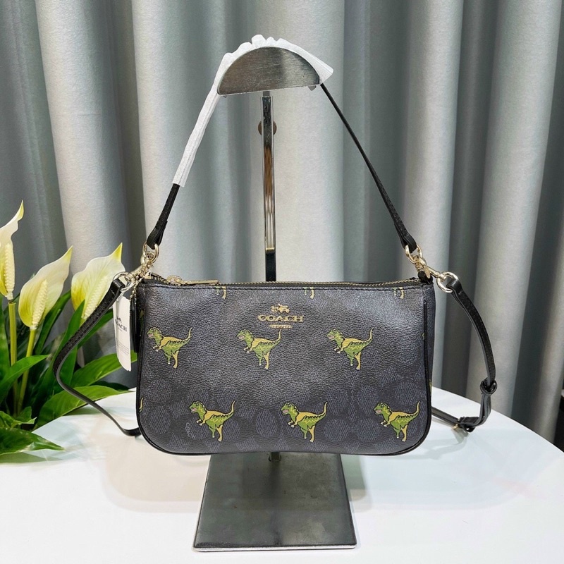 Túi Coach dáng thuyền hoạ tiết xinh xắn