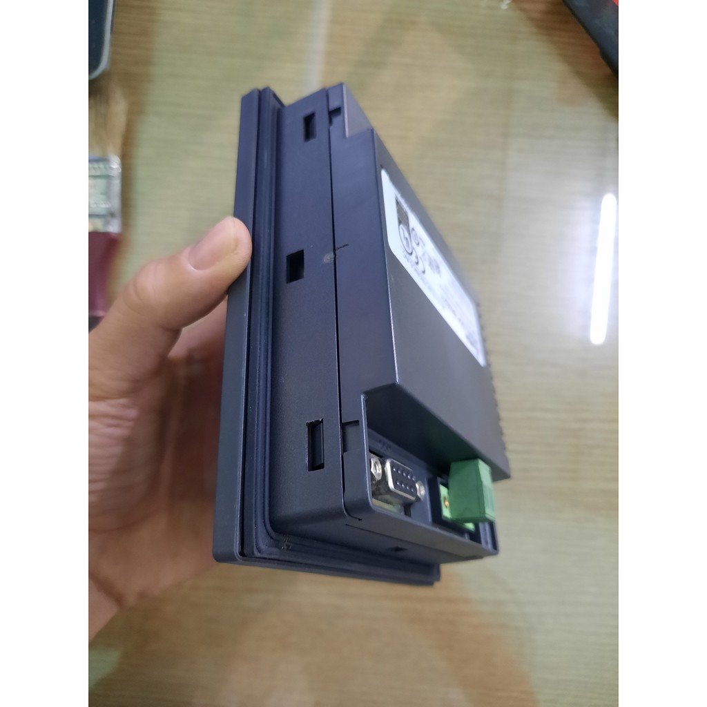 Màn Hình HMI Delta DOP B03S211