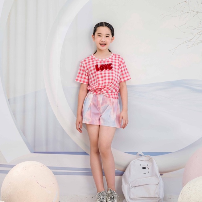 Áo thun JOOKYLI bé gái chữ Love xoắn eo 57G0980