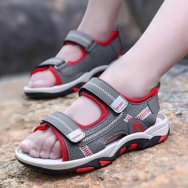 Sandal bé trai