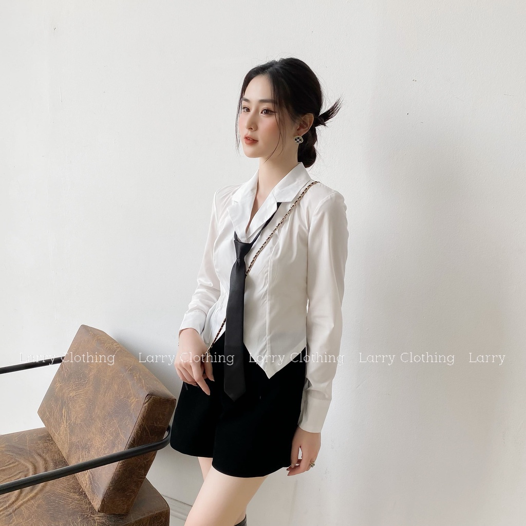 Áo sơ mi nữ thiết kế cổ bẻ chữ V màu trắng vạt xẻ tay 3 cúc chất thô Hàn thời trang trang thiết Larry Clothing A754
