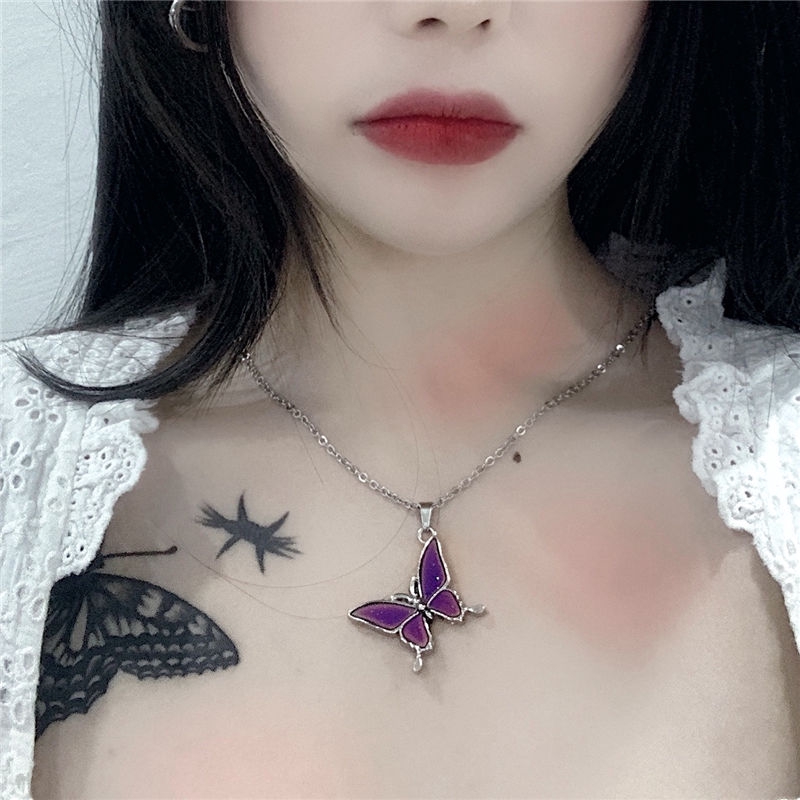 Dây Chuyền Mặt Bươm Bướm Đổi Màu Theo Nhiệt Độ