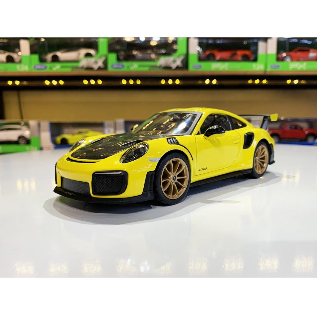 Xe mô hình ô tô Porsche 911 GT2 RS hãng Maisto tỉ lệ 1:24 màu vàng