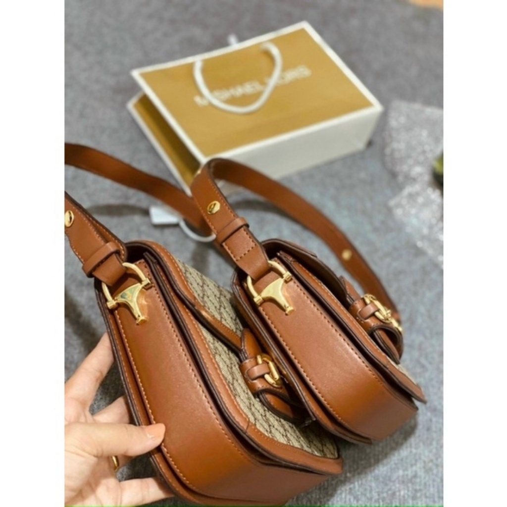 Túi xách nữ Gu C size 22cm và 25cm bên trong da lộn full box - Hana Bag