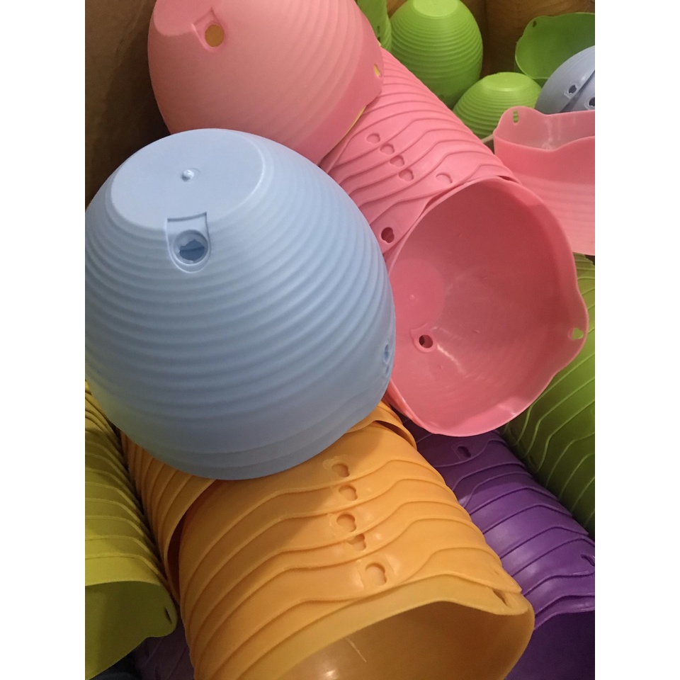 Giỏ treo hoa bằng nhựa VB211 dùng để trang trí ban công sân vườn, kích thước 23 x 14cm