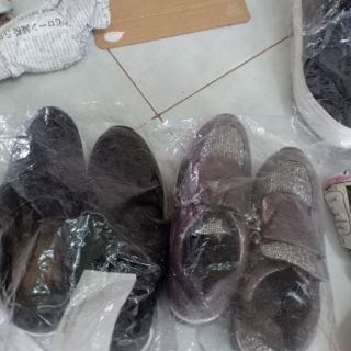 Giầy hoa phạm 200 k