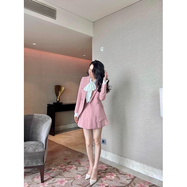 NKN Design - Áo Vest Nữ Blazer Màu Hồng Và Chân Váy Xếp Ly Lauren