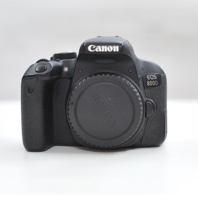 Bộ máy ảnh Canon EOS 800D kèm ống kính Canon EF-S 18-55mm STM