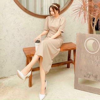 Đầm váy cổ tròn khoét eo