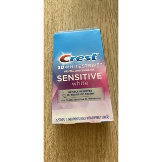 SALE Miếng dán trắng răng Crest 3D Whitestrips Sensitive White 26 miếng- Móp do vận chuyển- Hàng Mỹ