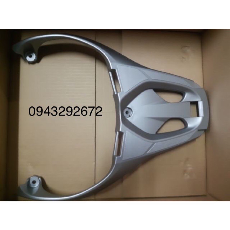 Tay dắt cảng sau SH ý Honda