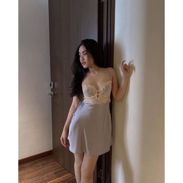 SET VÁY LỤA KÈM CHOÀNG VIỀN REN CAO CẤP