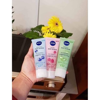 SỮA RỬA MẶT TẨY TẾ BÀO CHẾT TỪ GẠO ORGANIC VÀ HOA QUẢ BIO NIVEA RICE SKIN SCRUB