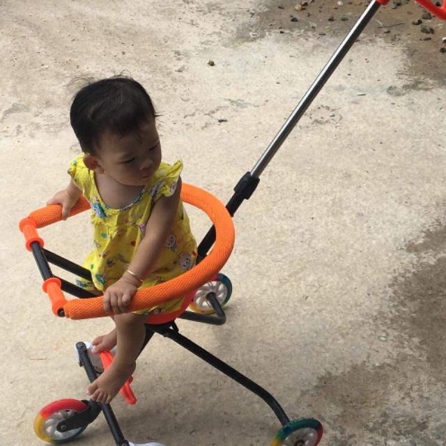 Xe đẩy cho bé