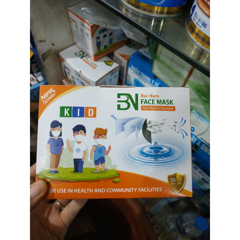 Khẩu trang trẻ em hộp 50 chiếc tiện dụng