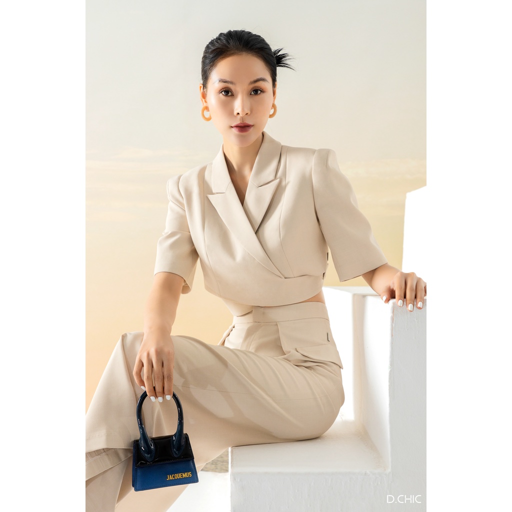 Áo croptop cổ vest tay cộc dài D.CHIC MS: 161531