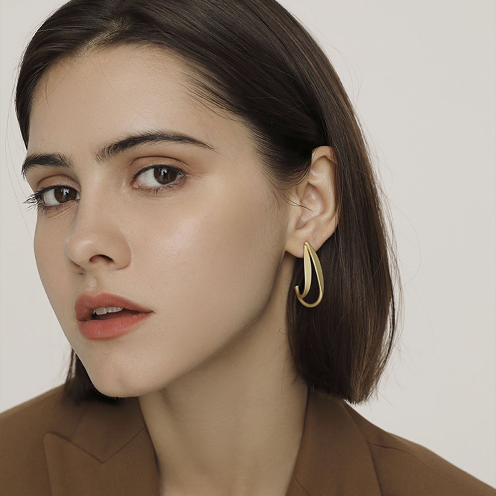 Đôi Khuyên Tai Nữ Hình Chữ C Xinh Xắn