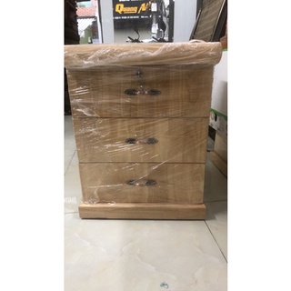 Tủ đầu giường gỗ cao su tự nhiên hàng chuẩn loại 1 đẹp. Màu như hình .