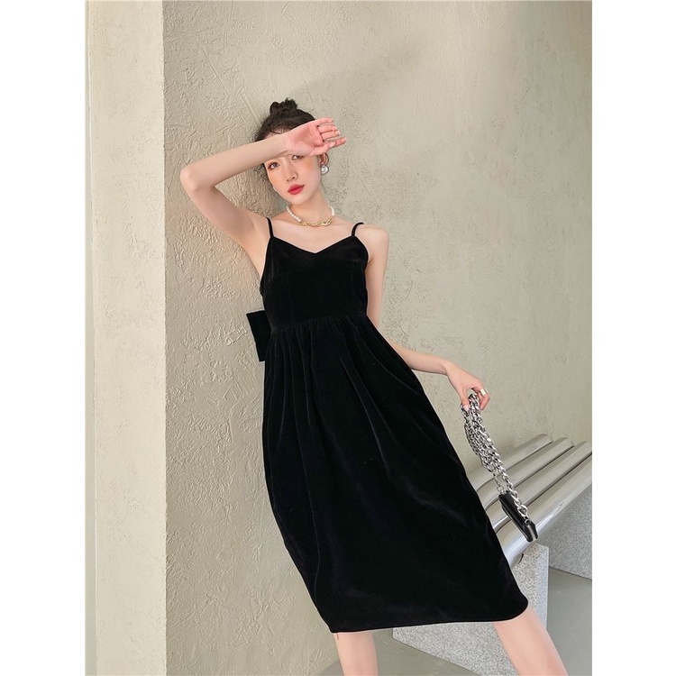 Đầm nhung đen dáng chữ A hở lưng phối nơ phong cách Retro thời trang mùa thu