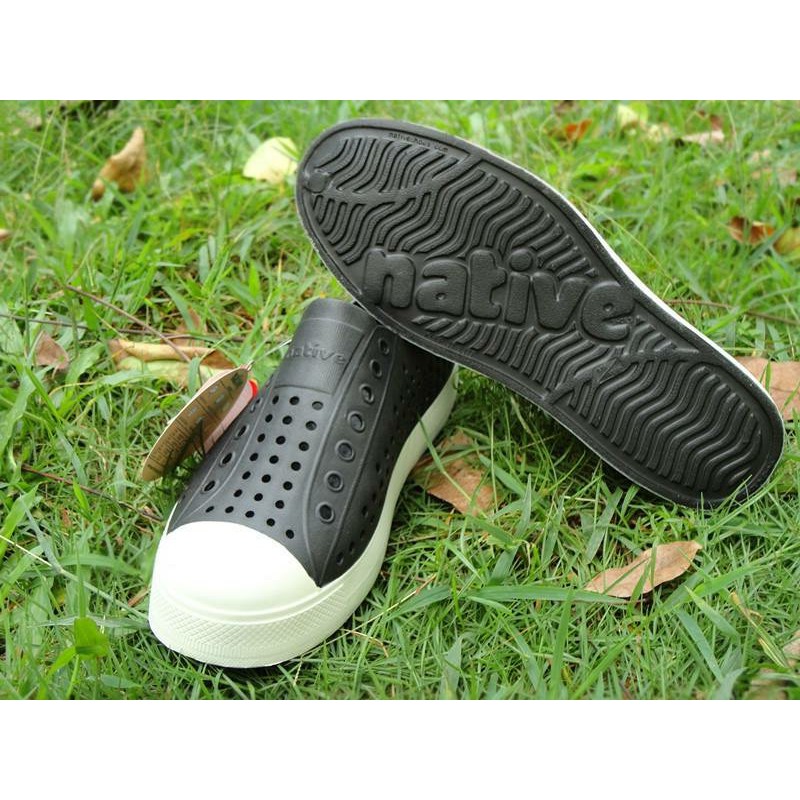 [TẶNG 4 JITBIZT ] - Giày Nhựa Native Jefferson - Chất Nhựa E.V.A Siêu Nhẹ, Không Thấm Nước - MÀU ĐEN TRẮNG | BigBuy360 - bigbuy360.vn