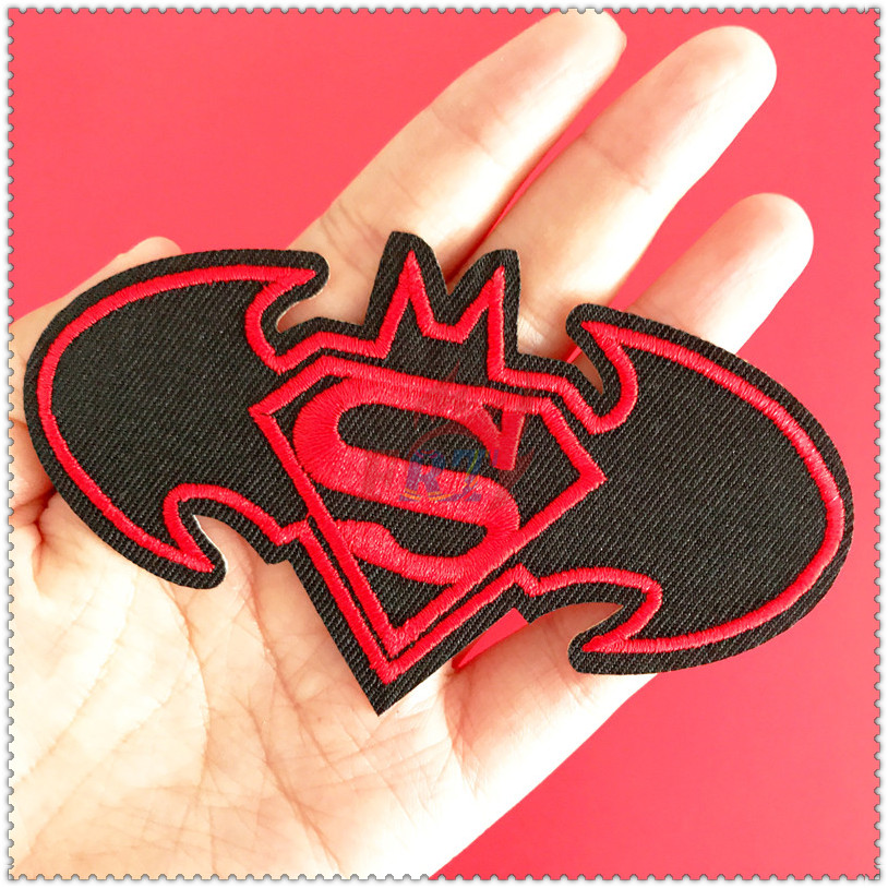 1 miếng dán ủi thêu hình siêu anh hùng