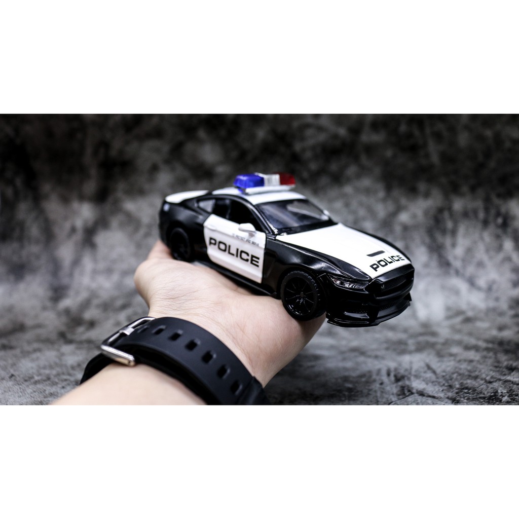 MÔ HÌNH XE Ô TÔ FORD SHELBY GT350 POLICE 1:32 DTM 7463