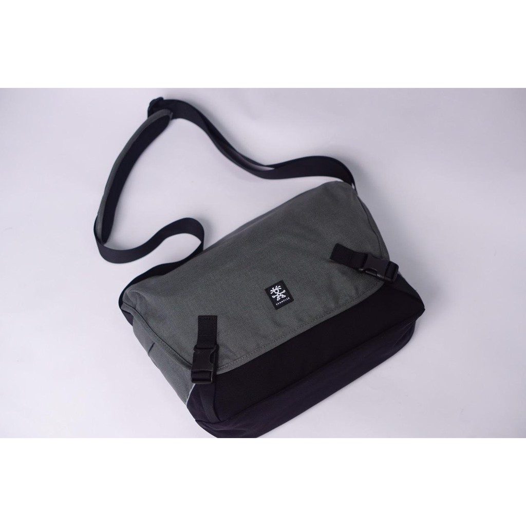 Túi máy ảnh Crumpler Proper Roady 7500