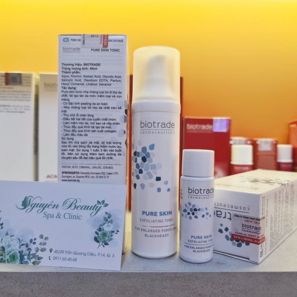 Gel rửa mặt dành cho da dầu mụn Biotrade Acne Out Oxy Wash 200ml