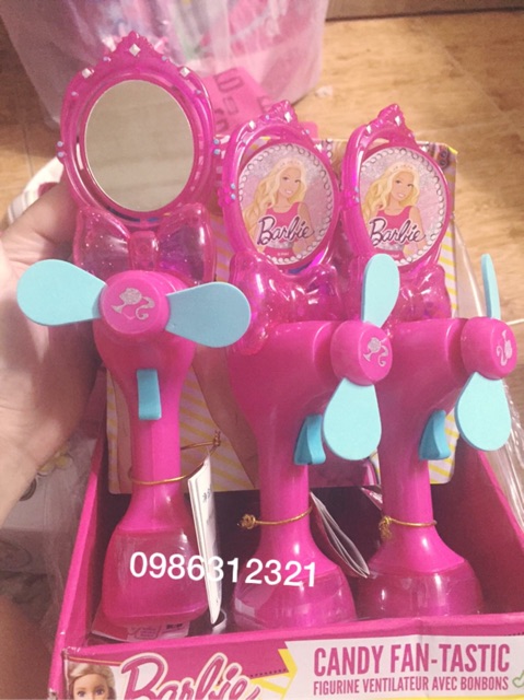Quạt Barbie có gương và kẹo cho bé