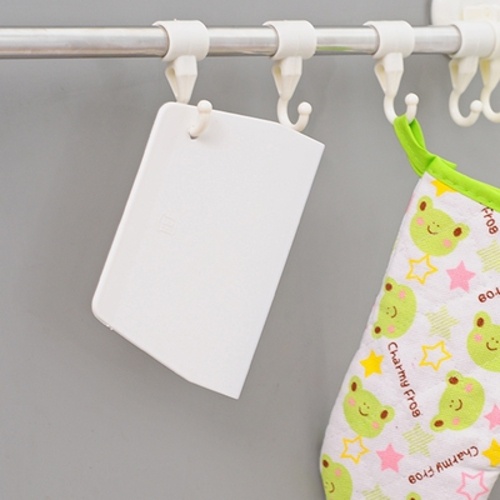 Dao cắt bánh vét bột làm bánh bằng nhựa cao cấp hình thang có lỗ treo