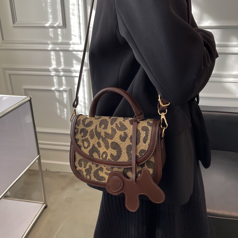 Túi đeo chéo nữ MiDi hình hộp trendy họa tiết káro mix nhiều phong cách