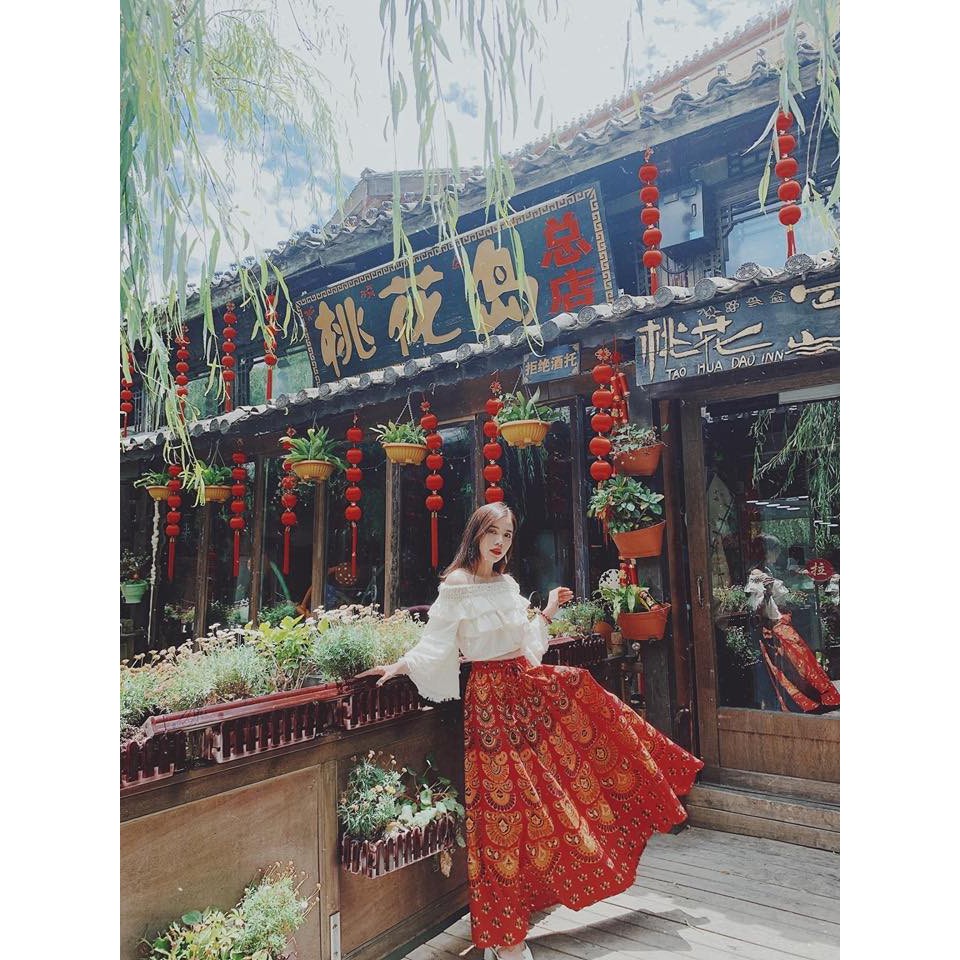 Chân váy ấn đuôi công