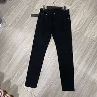 Quần bò đen trơn- rách gối 2205