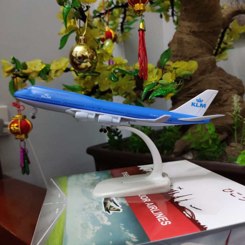 MÔ HÌNH MÁY BAY KIM LOẠI KLM  20CM