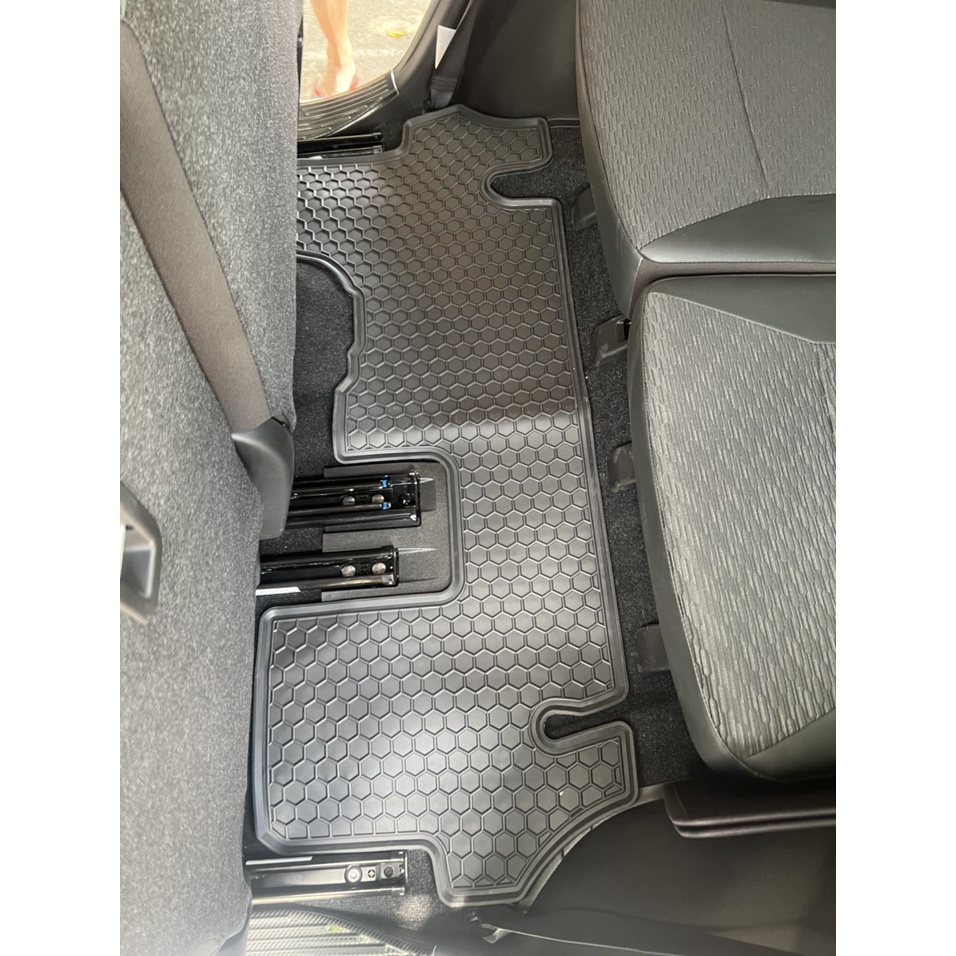 Thảm lót sàn cao su đúc xe Suzuki XL7/ XL-7 mẫu 3 hàng ghế, hàng không mùi cao cấp - Nissin tổ ong