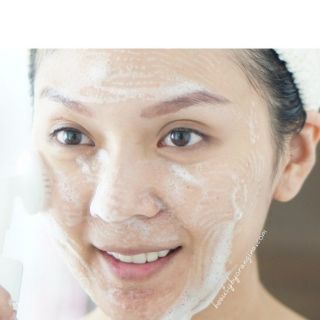 Sữa rửa mặt trắng da READY 2 WHITE Thái Lan