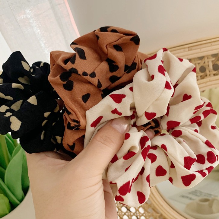 Cột Tóc Scrunchies Vải Voan Họa Tiết Tim Nhỏ Retro